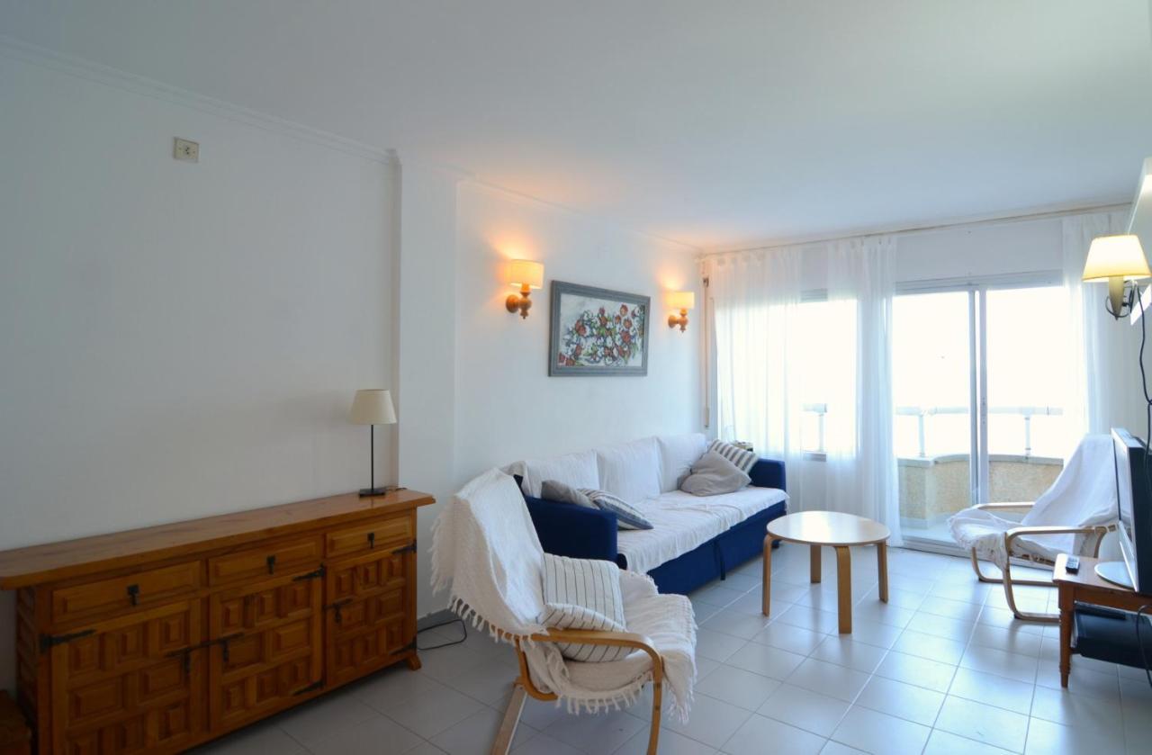 Apartment Manureva Iii 2-c *