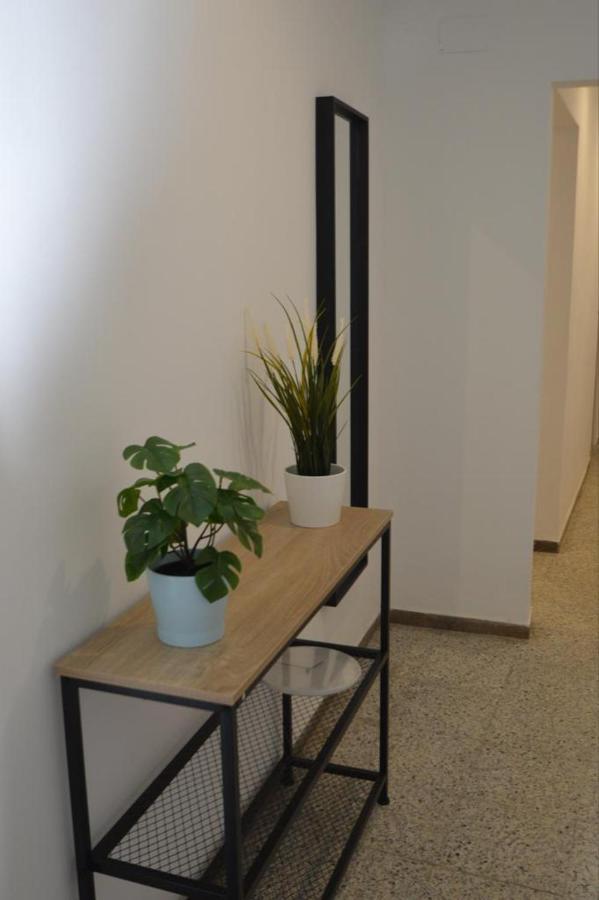 Apartment Center 6 *
