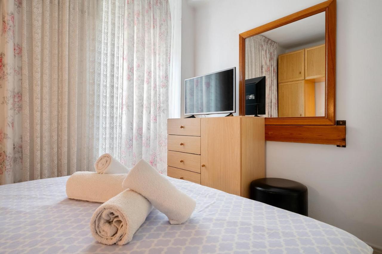 Hauzify I Apartament Canigo Apartment