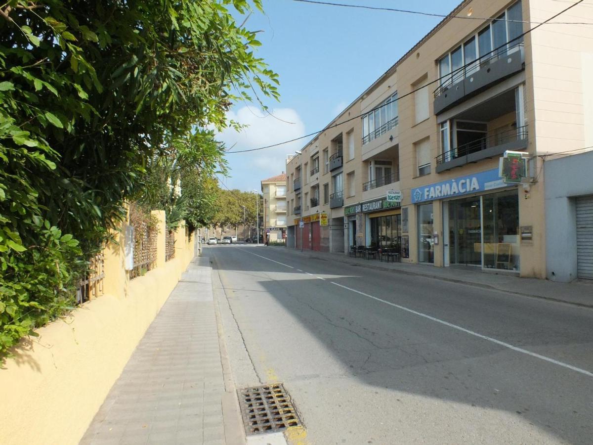 Bonito De 2 En Con Estacionamiento, Aire Acondicionado, Cerca Del Centro Y De La Playa - Es-204-46 *