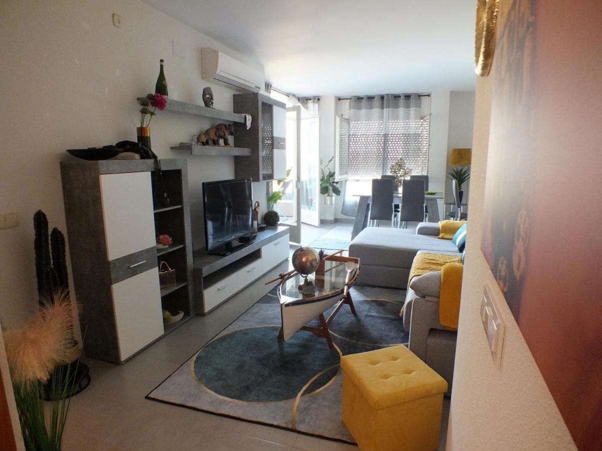 Bonito De 2 En Con Estacionamiento, Aire Acondicionado, Cerca Del Centro Y De La Playa - Es-204-46 Apartamento Rosas