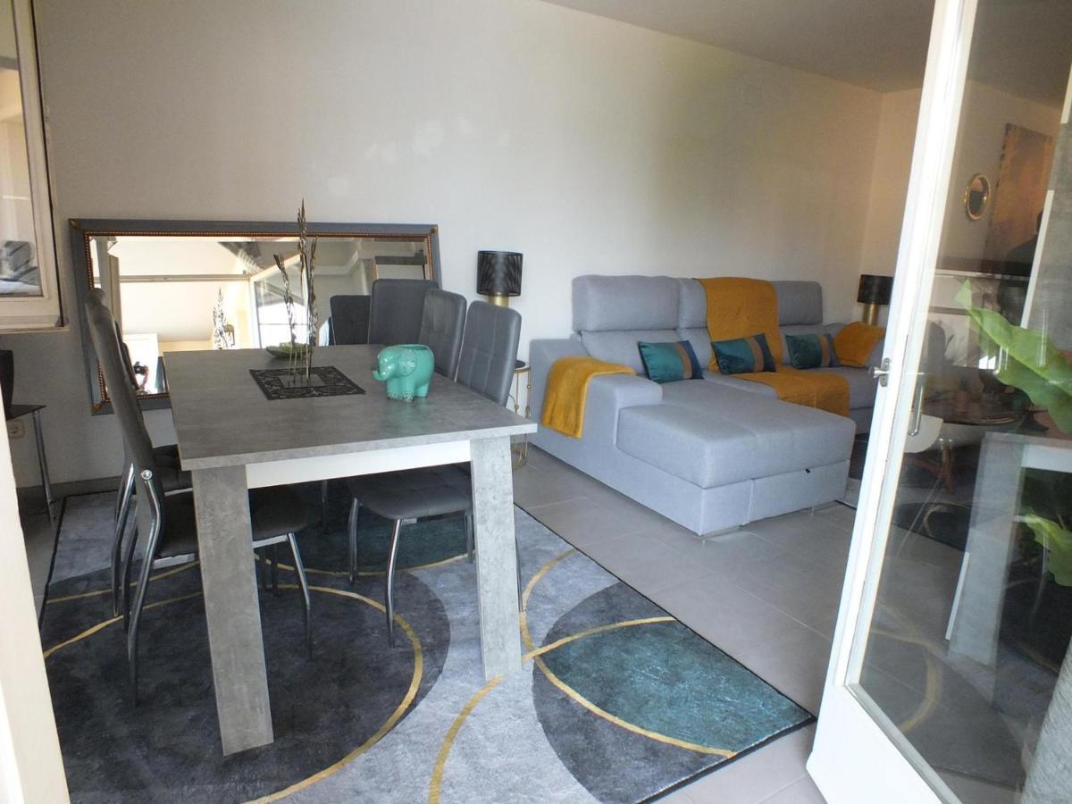 Bonito De 2 En Con Estacionamiento, Aire Acondicionado, Cerca Del Centro Y De La Playa - Es-204-46 Apartamento