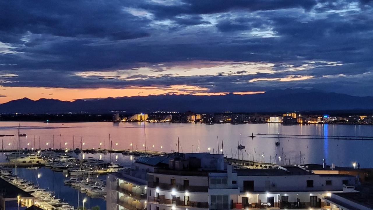 T3 Avec Belle Vue Et Parking Apartamento Rosas