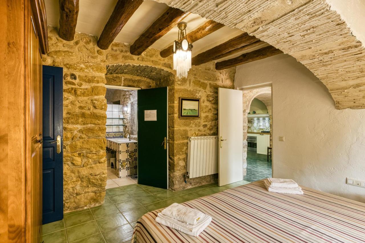 Masia Grande Rural Gat Vell Country house