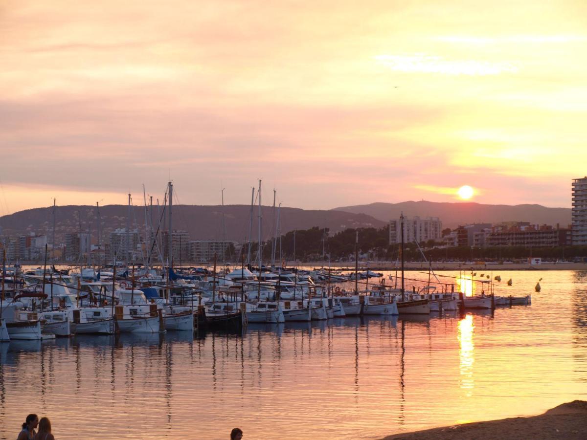 Сasa de vacaciones Casa 4estacions 3a Linia De Mar Zona Port Marina - Pàrquing Palamós