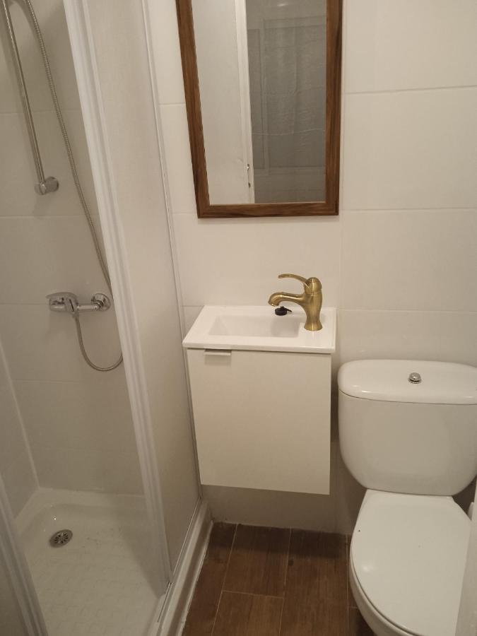 Economica Con Bano Privado En Pleno Centro De Figueres * Figueres (Girona)
