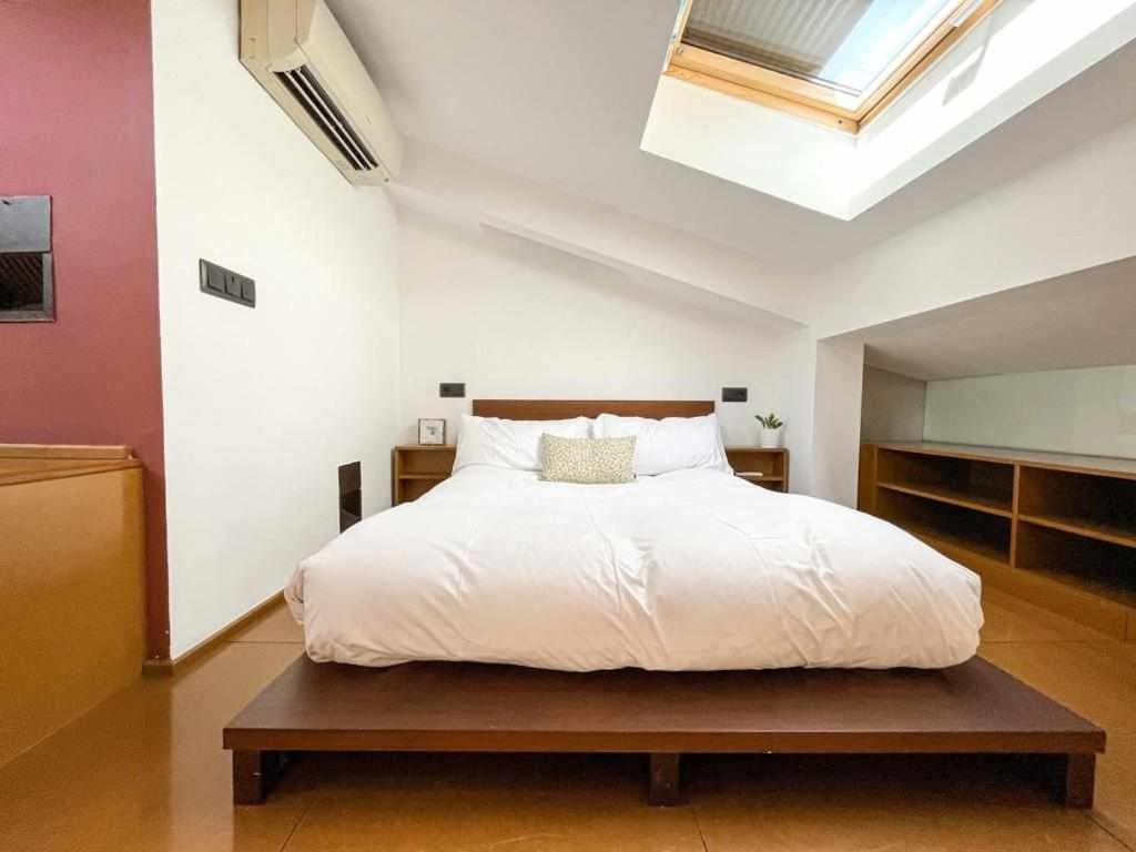 Loft Cort Reial Atico In The Heart Of The Old Town Apartment
