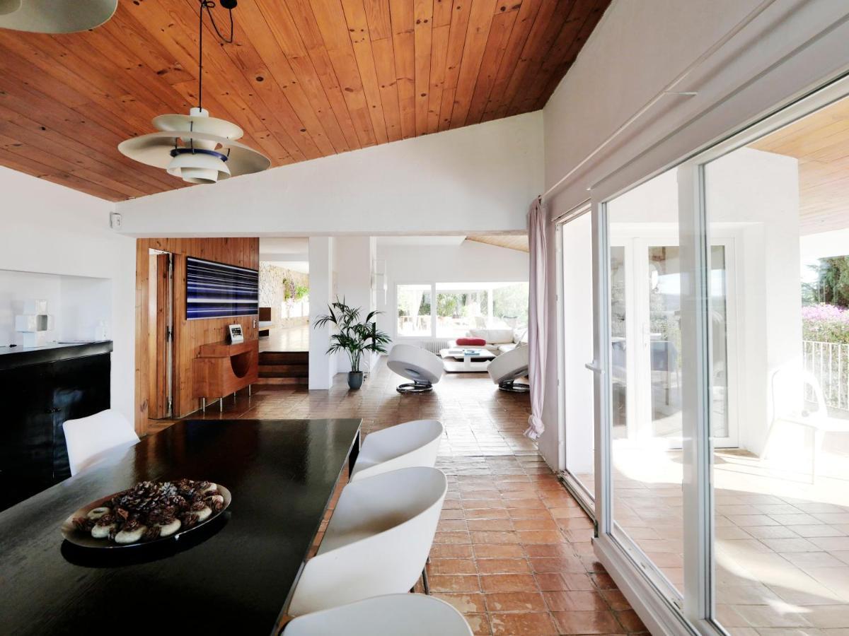 Pensión Cala Castell Suites Vall-Llobrega