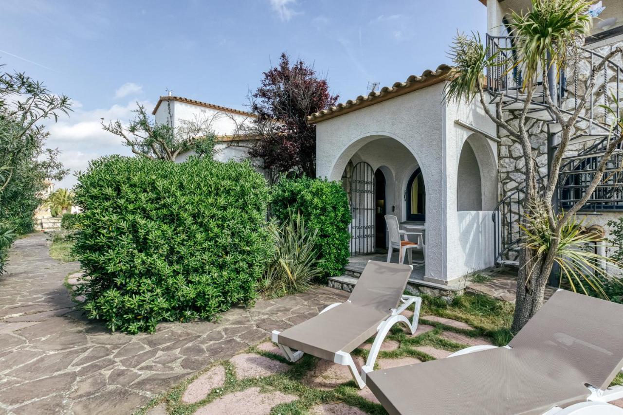 Art-apartamentos Revilla Tacke E Сasa de vacaciones Ampuriabrava