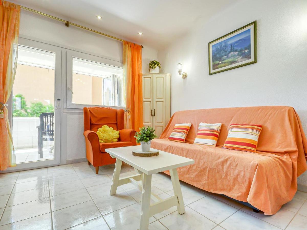 Clos Des Franquets By Interhome