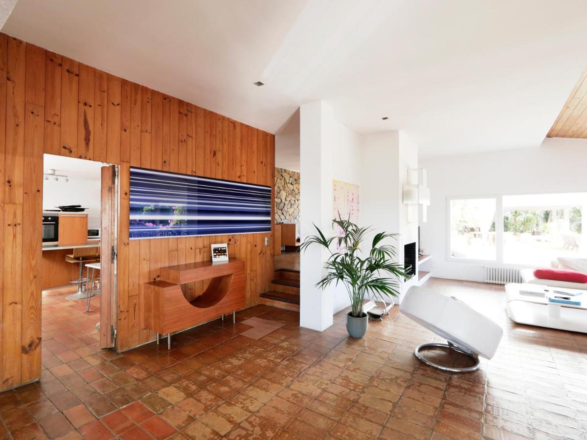 Cala Castell Suites Pensión