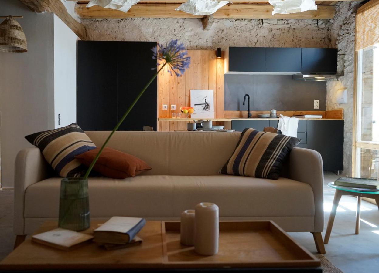 Tat, Loft In A Old Coach House Sant Jordi Desvalls