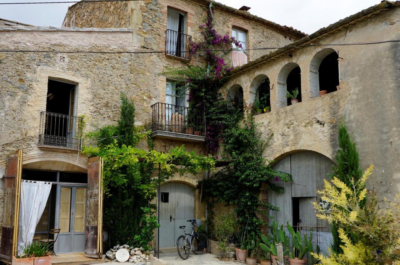 Tat, Loft In A Old Coach House Sant Jordi Desvalls