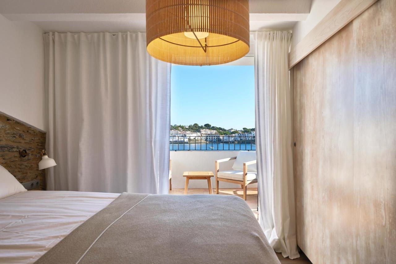 Apartment Beachfront Penthouse With Sea Views In Cadaques