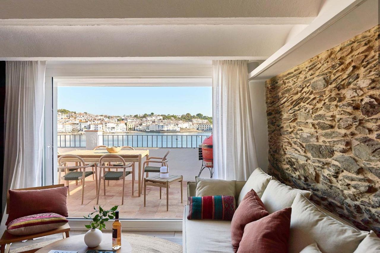 Beachfront Penthouse With Sea Views In Apartment *