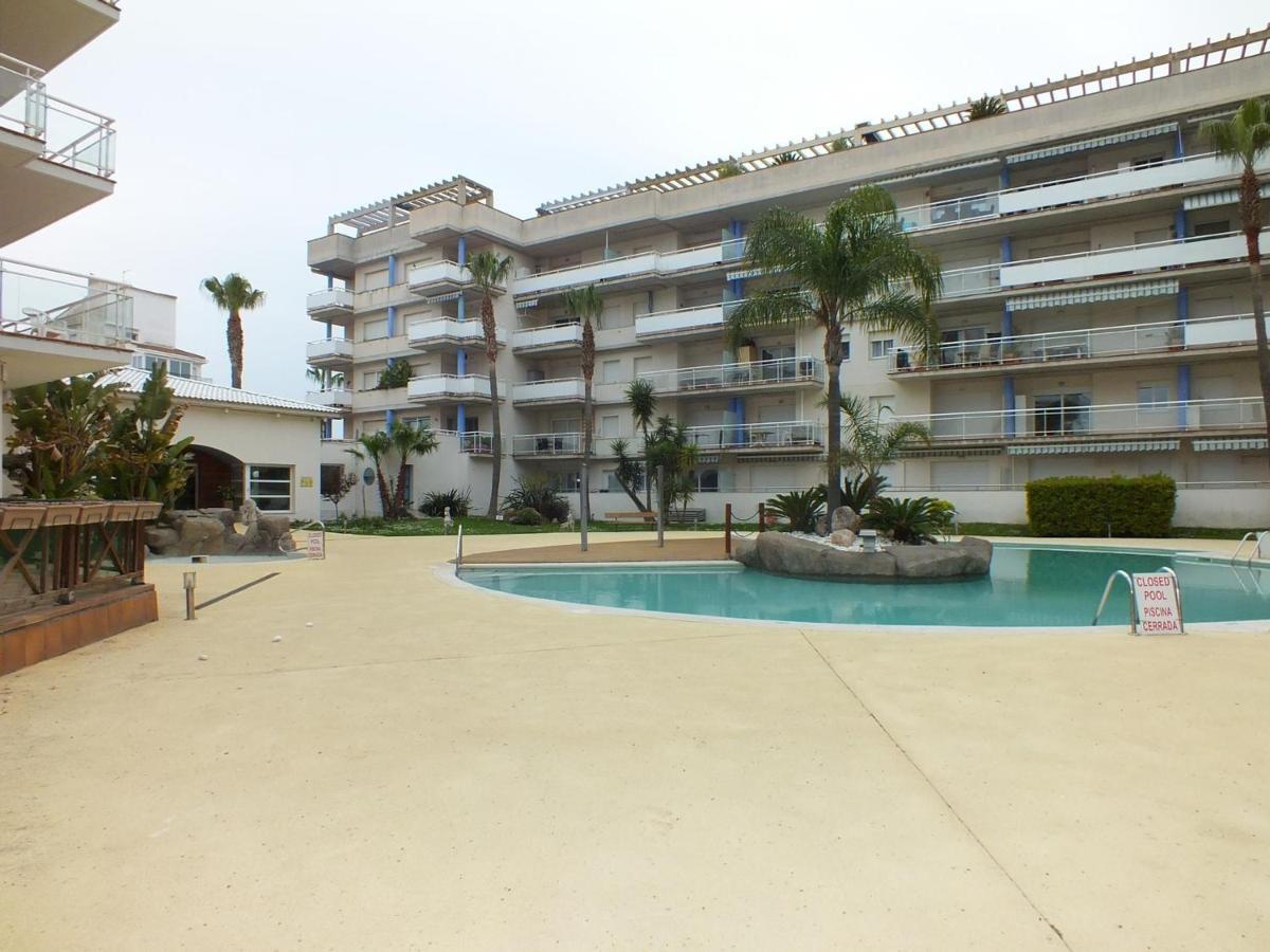 Apartamento Con Piscina Comunitaria Y Parking En Roses, Cerca De Playa Y Actividades - Es-204-15