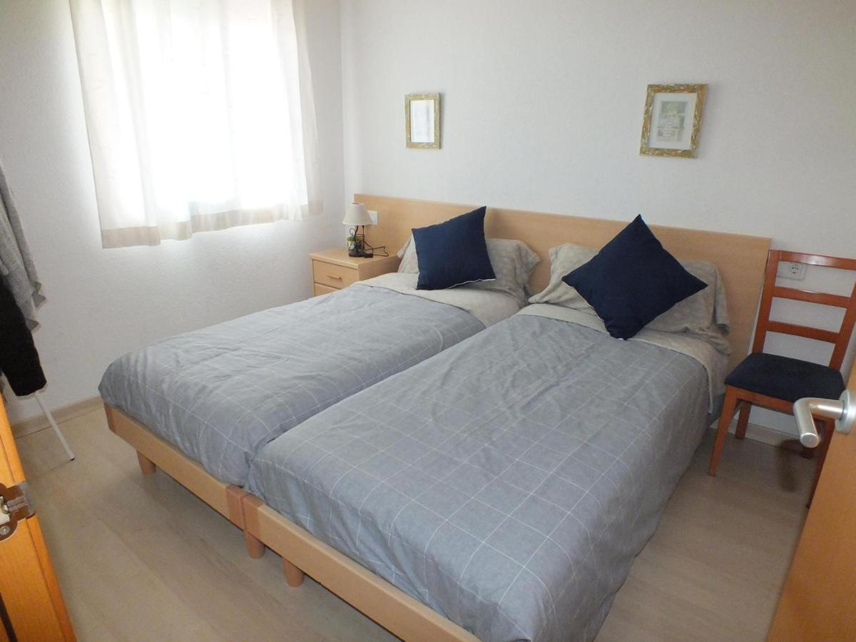 Apartamento Con Piscina Comunitaria Y Parking En Roses, Cerca De Playa Y Actividades - Es-204-15 *