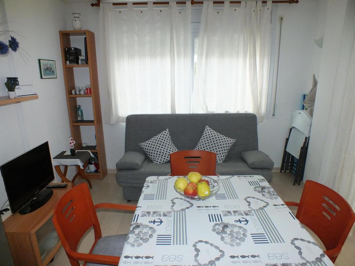 Con Piscina Comunitaria Y Parking En Roses, Cerca De Playa Y Actividades - Es-204-15 Apartamento *