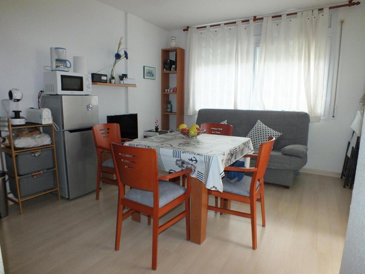 Apartamento Con Piscina Comunitaria Y Parking En Roses, Cerca De Playa Y Actividades - Es-204-15 *