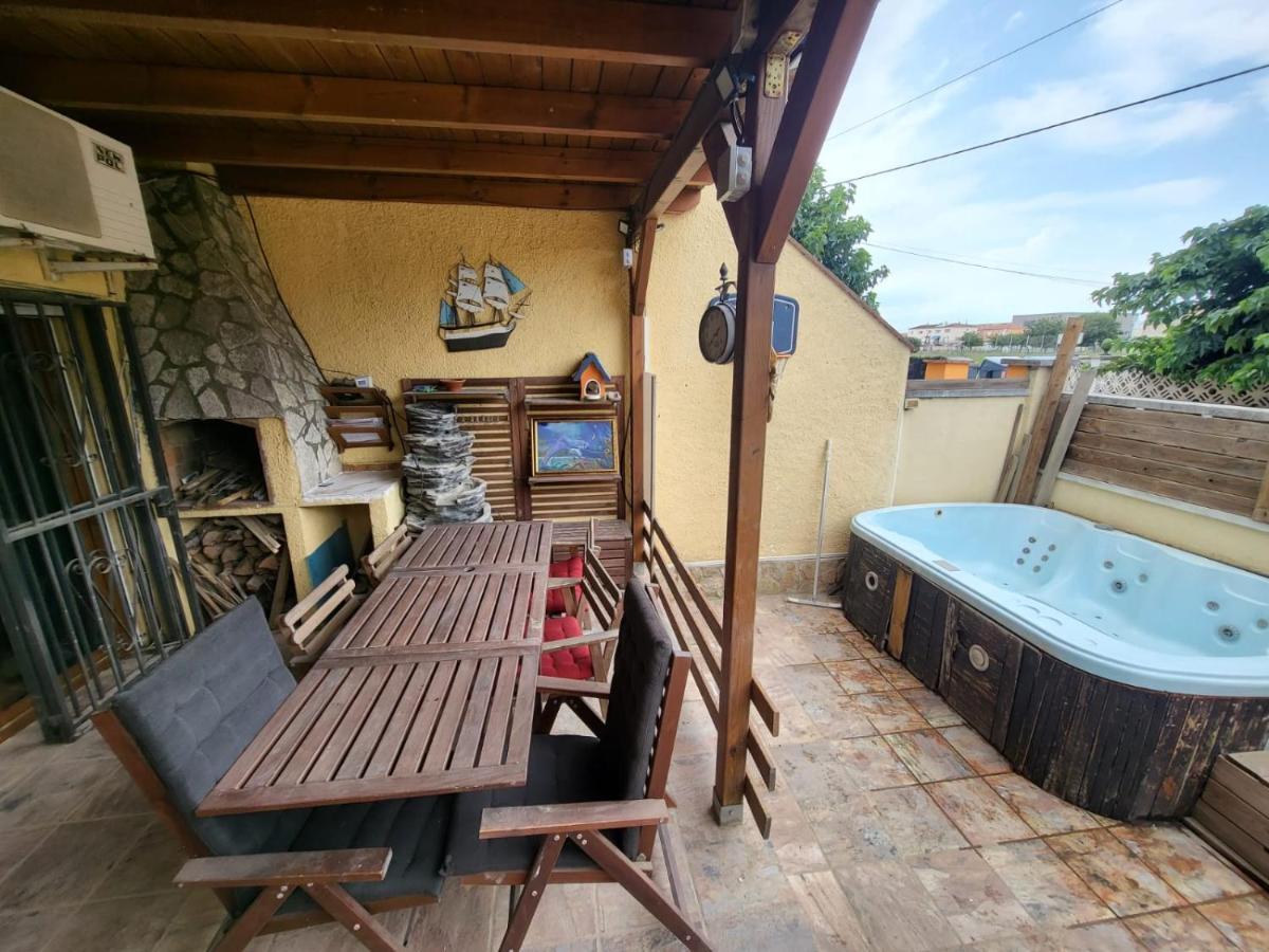 Casa *