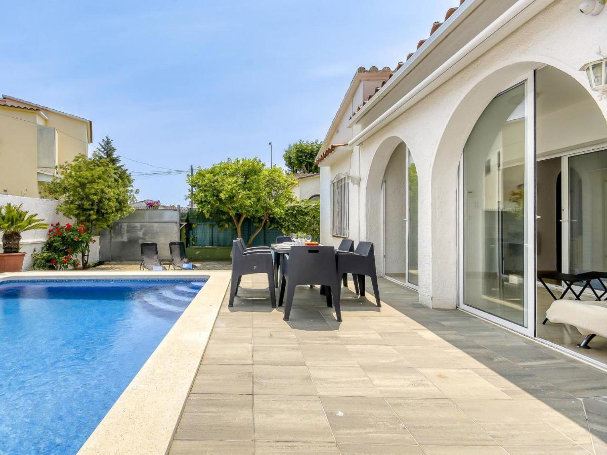 Luna By Interhome Ampuriabrava