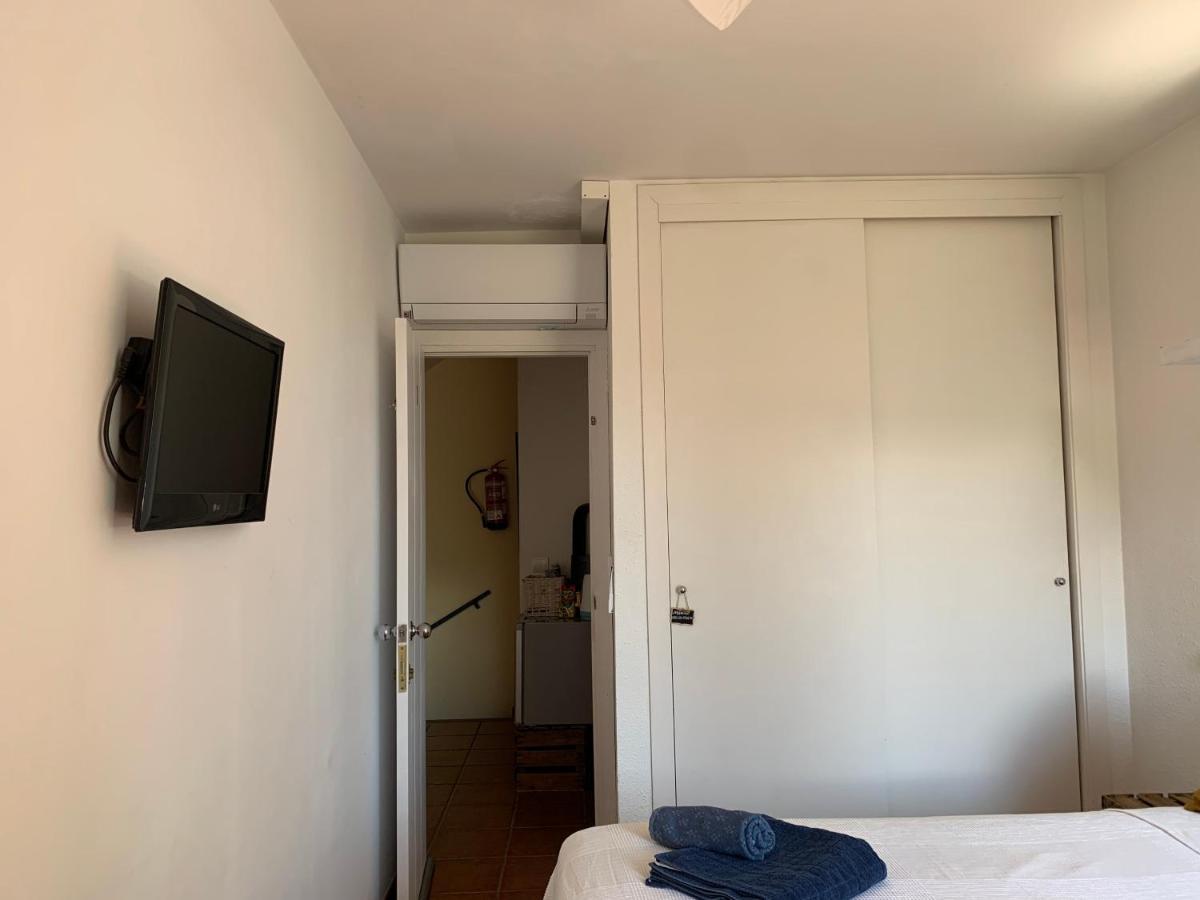Centrica Con Aire Acondicionado Bano Privado Nevera Habitación en casa particular Cadaqués