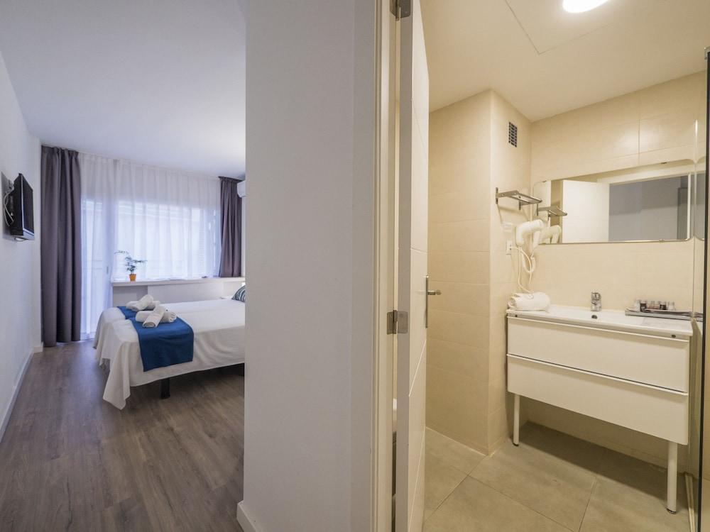 Perello Hotel 2*