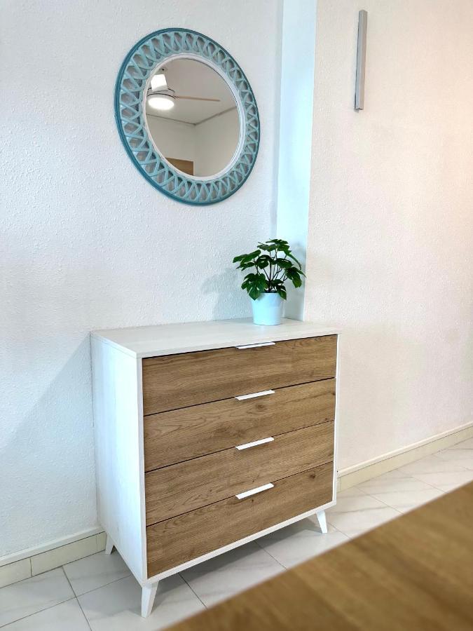 Apartment Face A La - Vue Epique, Climatisation, Wifi, Draps Inclus Empuriabrava