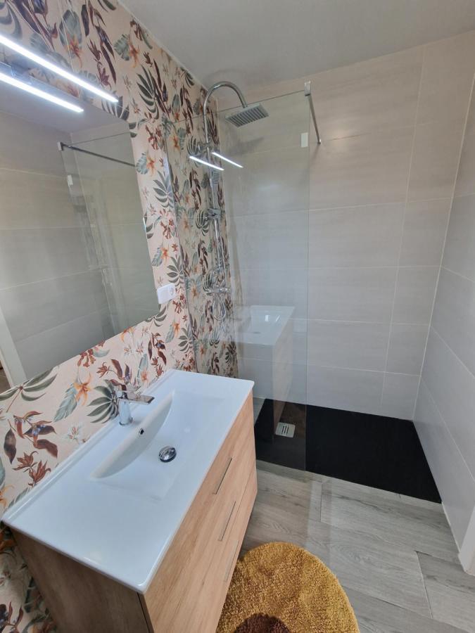 Casa Neptuno 10 Personas Solarium Patio Privado Con Bbq, Y Aire Acondicionado Сasa de vacaciones Ampuriabrava