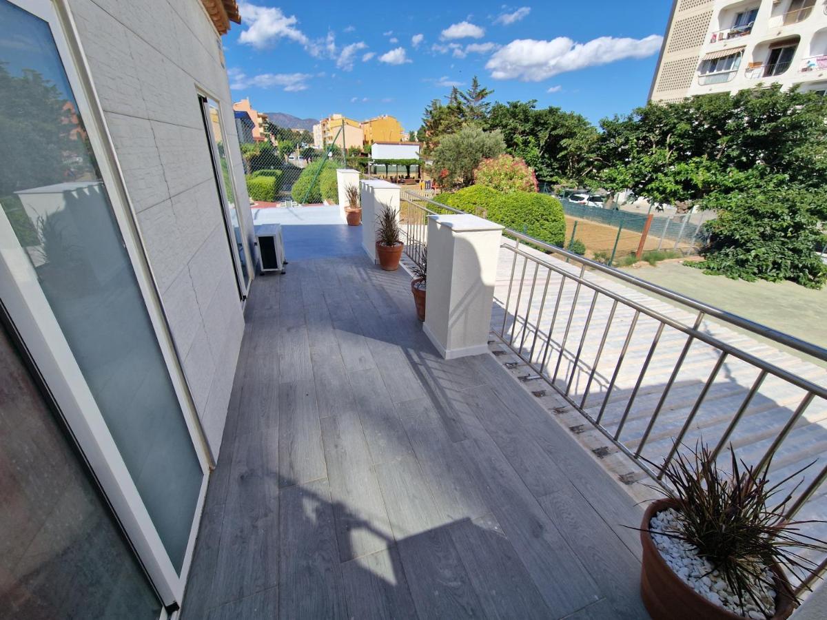 Casa Neptuno 10 Personas Solarium Patio Privado Con Bbq, Y Aire Acondicionado Сasa de vacaciones Ampuriabrava