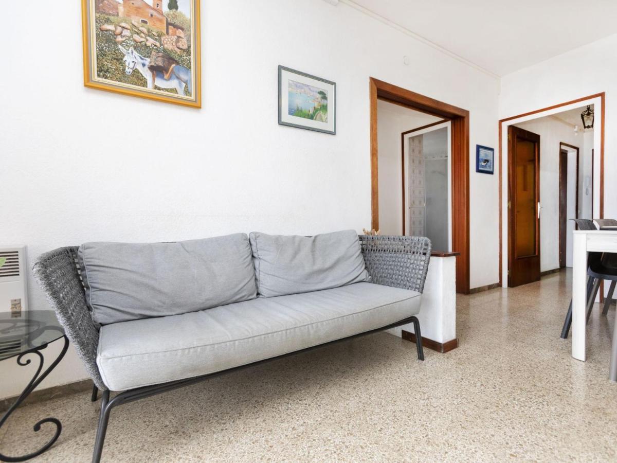 Apartment Riells Platja By Interhome
