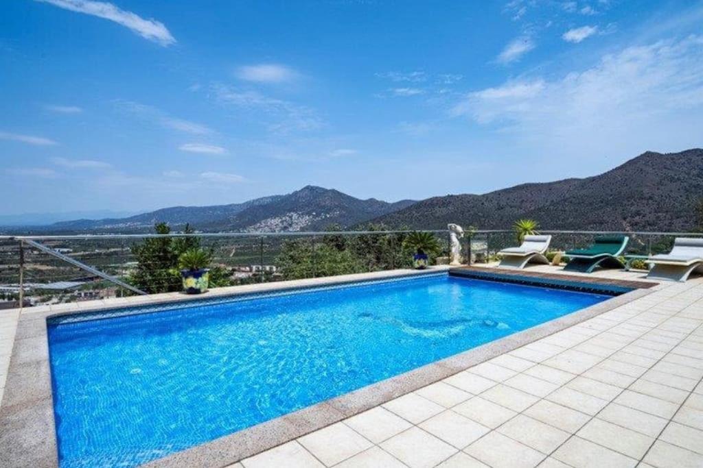 Casaleo Harry - / Costa Brava Roses