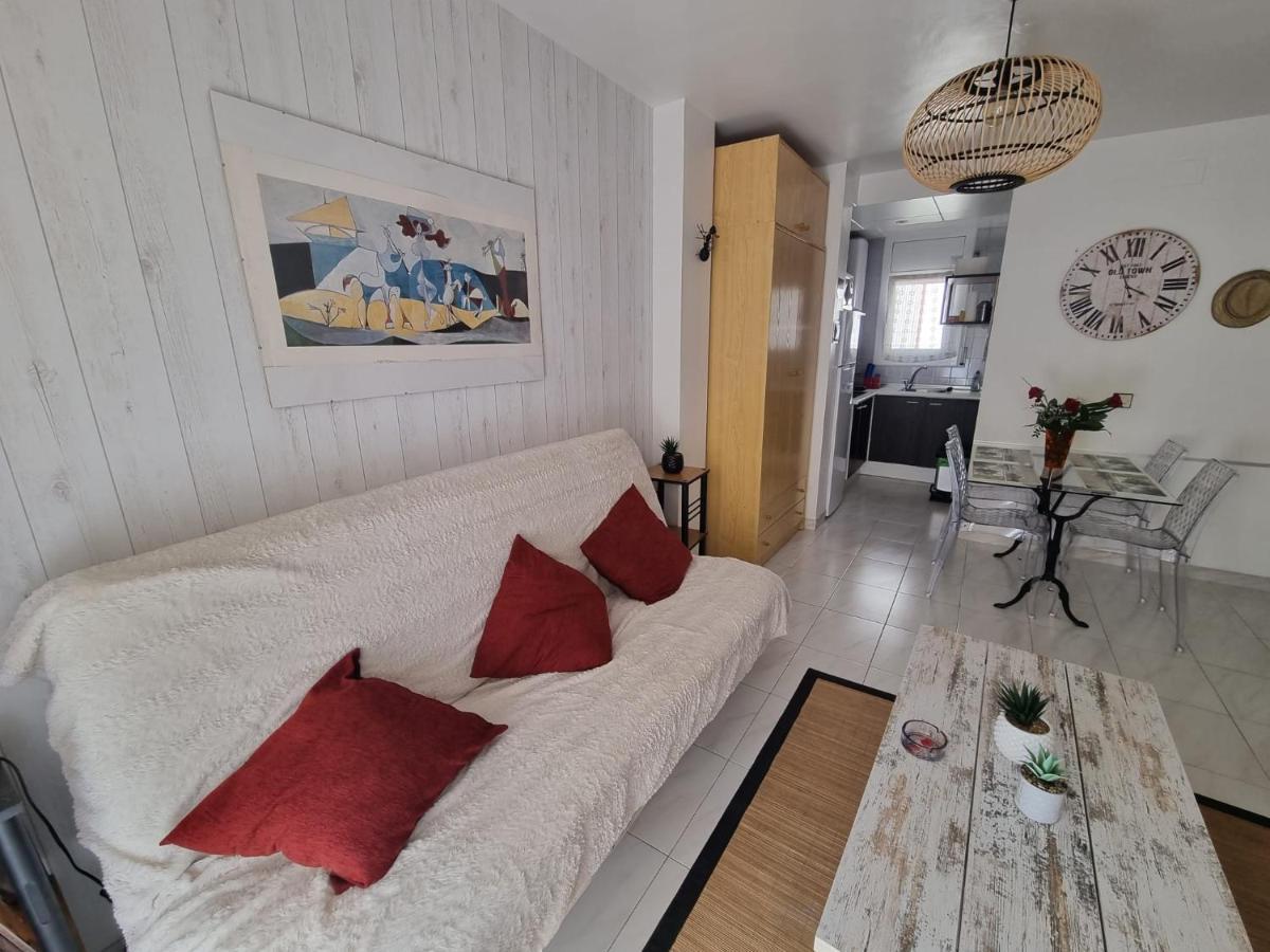 Lovely One Bedroom With Balcony Apartment Roses