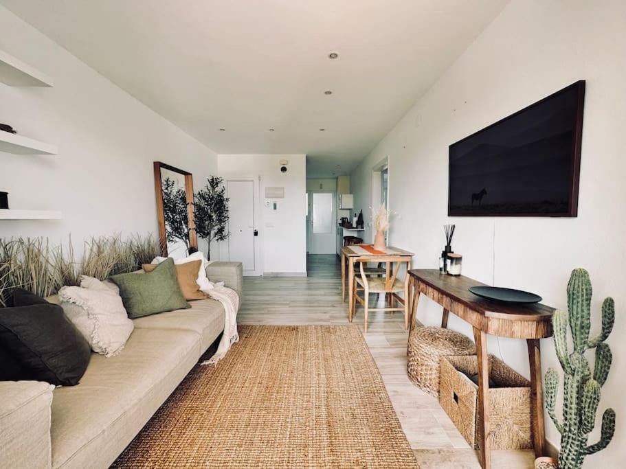 The Golden Oak In Calella Centre - 100m From Apartamento