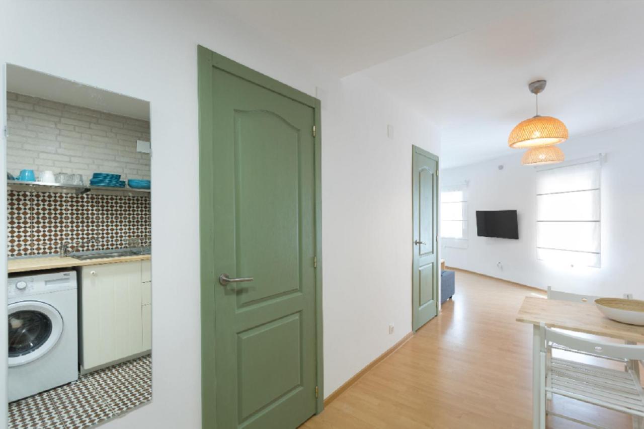 Flat Near The And Center Of 