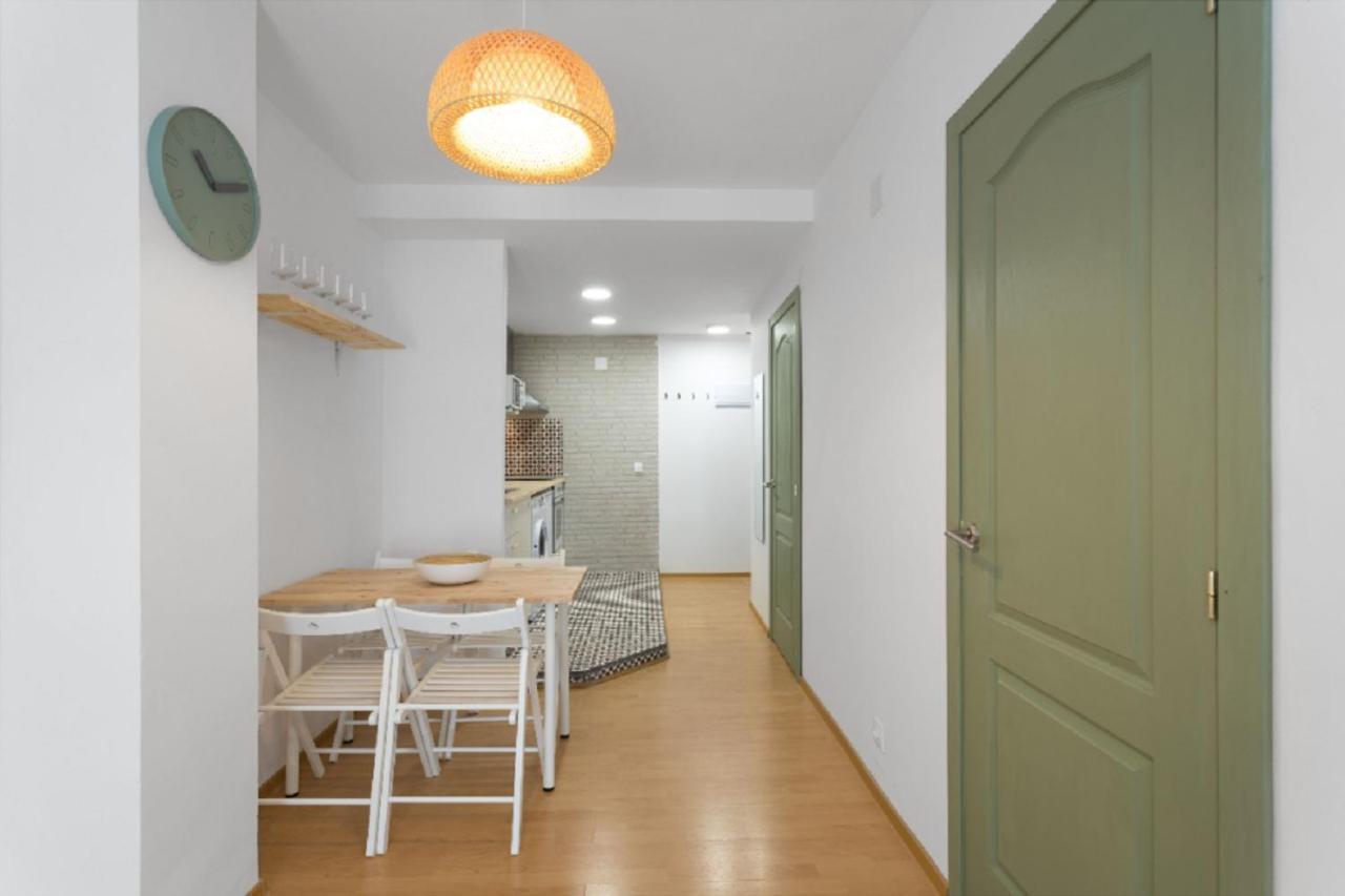 Flat Near The And Center Of 