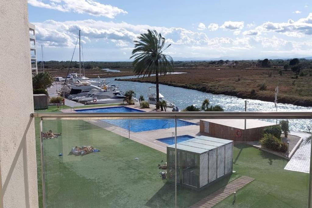 Amb Piscina I Zona Enjardinada * Roses