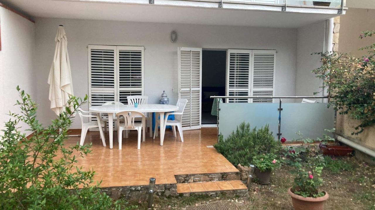 T3 De 65 M2 Terrasse Jardin A 300 M De La *
