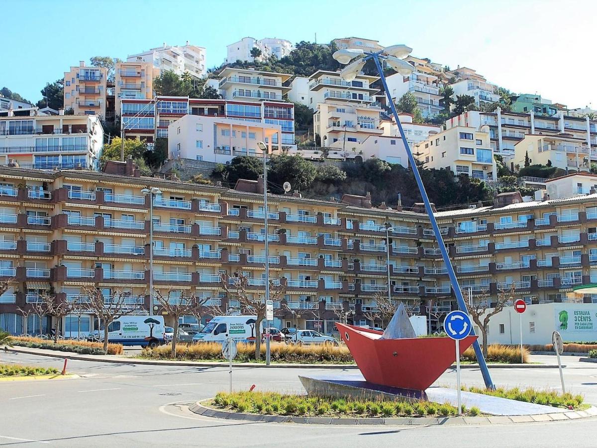 Apartamento 2079 Rocmar 1 5-c, Excelente Situacion Frente Al Puerto Pesquero Y Con Vista A La Bahia. Ultima Planta Del Edificio. Gran Terraza. Gran Parking Publico Delante. - Es-258-56 *