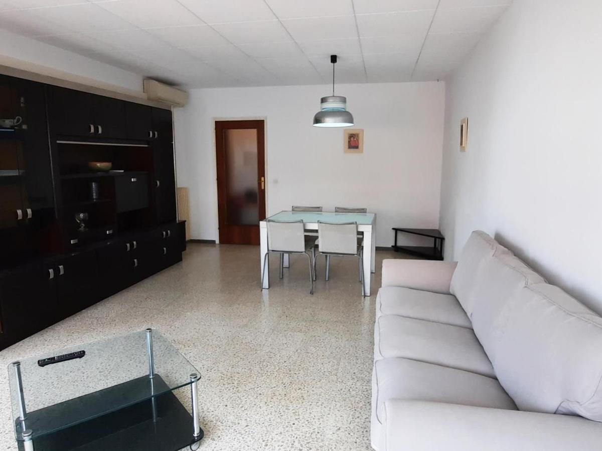 Apartamento En Primera Linea De Playa Con Terraza Y 3 En - Es-170-71