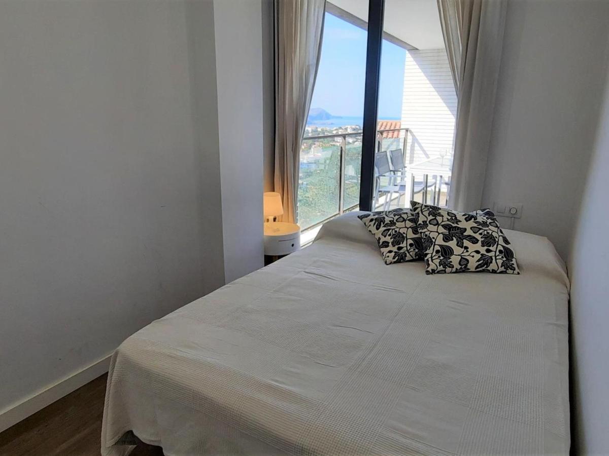 De 3 Con Terraza, Piscina, Parking Y Aire Acondicionado En - Es-170-54 Apartamento