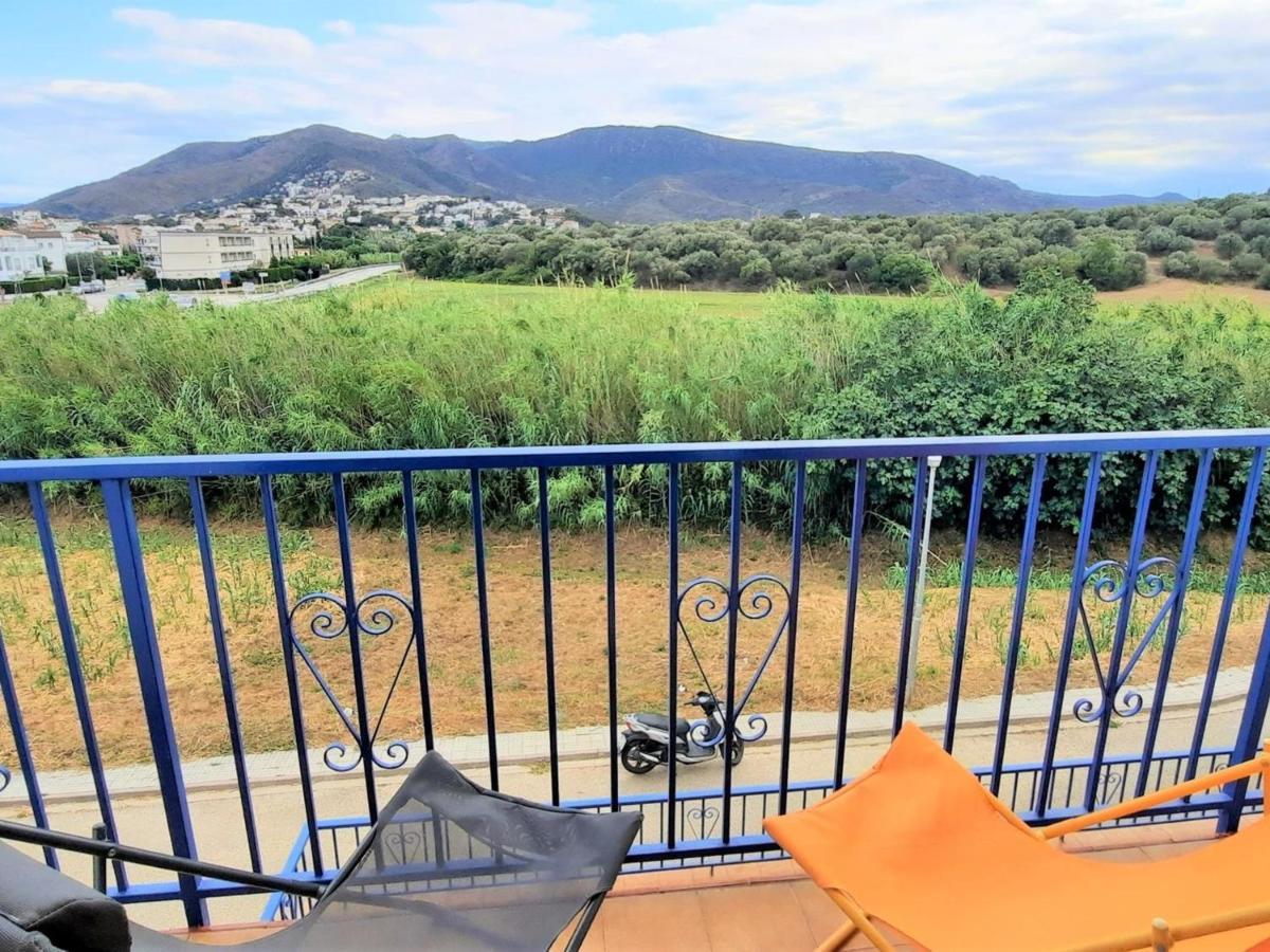 Familiar En Cerca De La Playa De Grifeu, 2 Y Parking - Es-170-76 Apartamento