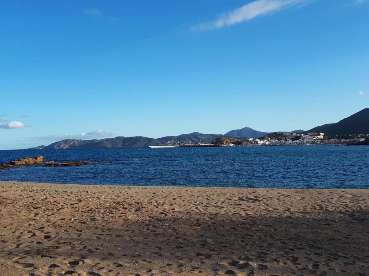 Familiar En Cerca De La Playa De Grifeu, 2 Y Parking - Es-170-76