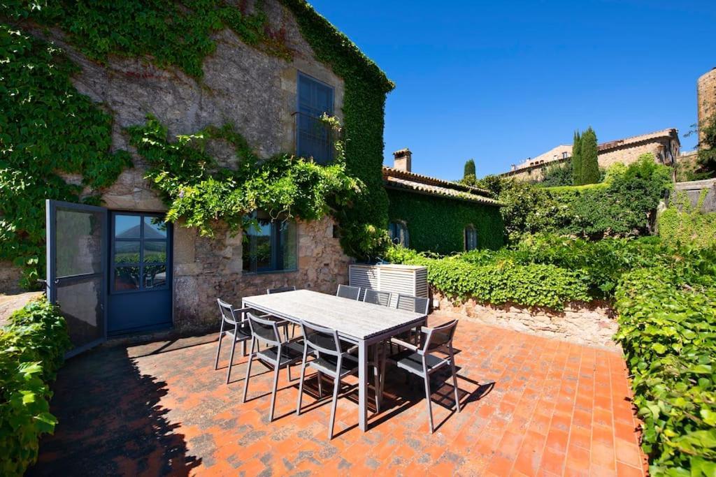 Casa Rufina, Exclusive & Charming Stone House In Costa Brava Villa