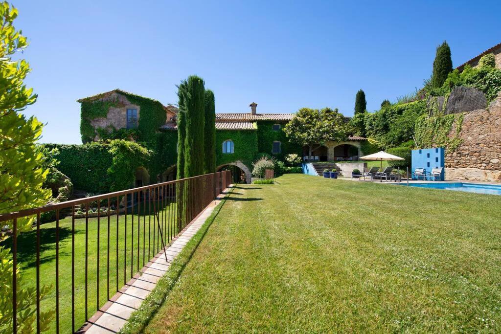 Casa Rufina, Exclusive & Charming Stone House In Costa Brava Villa *