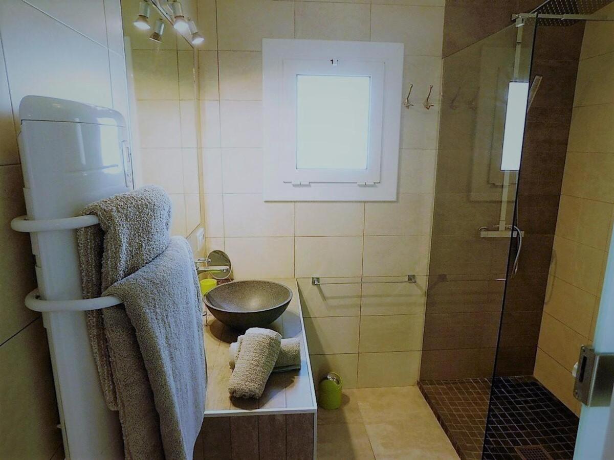 Apartamento En 5-6 Personas, 2ª Linea De Playa, Terraza, Parking, Sin Mascotas, Sabanas Incluidas - Es-258-41 *