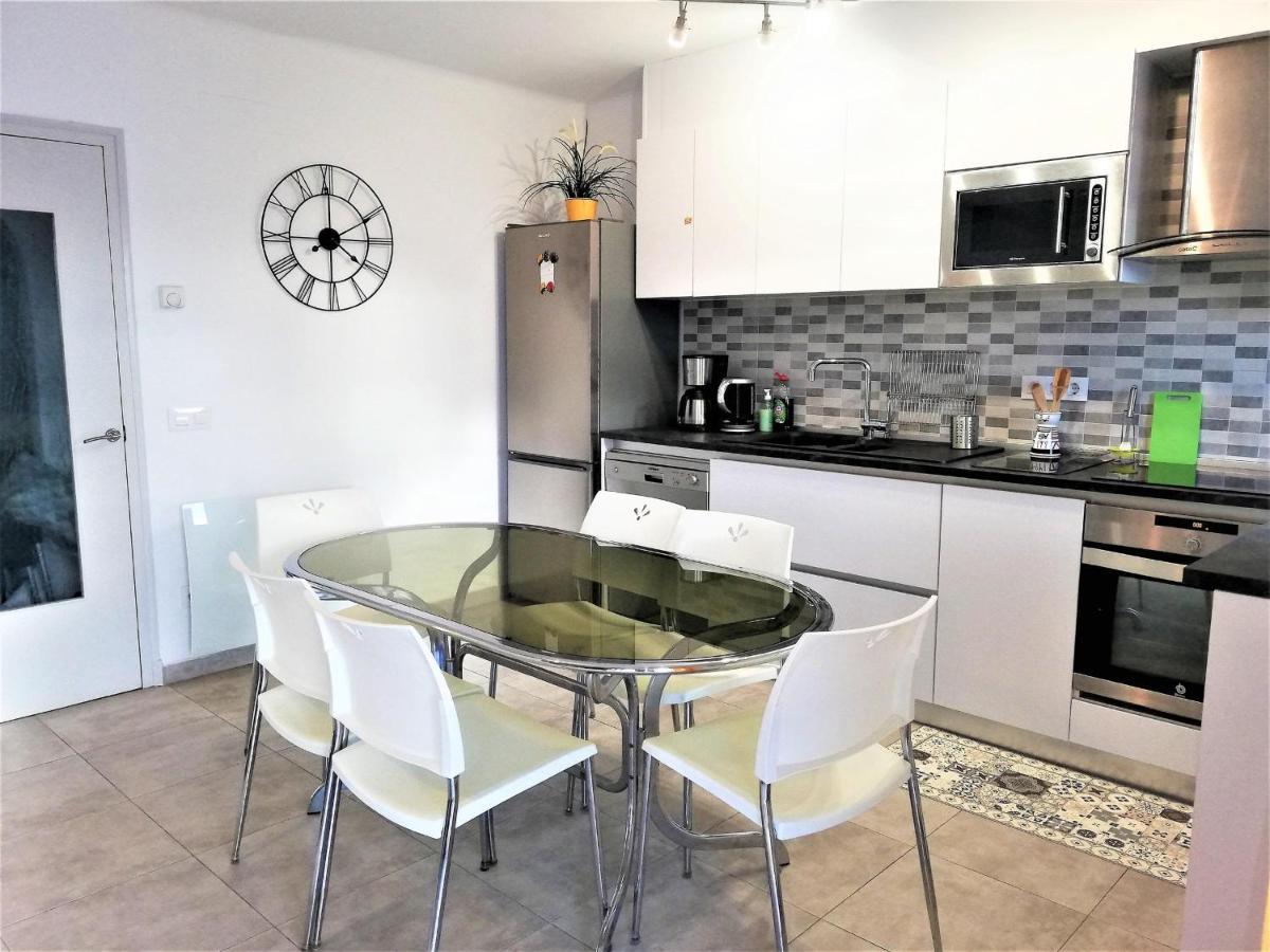 Apartamento En 5-6 Personas, 2ª Linea De Playa, Terraza, Parking, Sin Mascotas, Sabanas Incluidas - Es-258-41