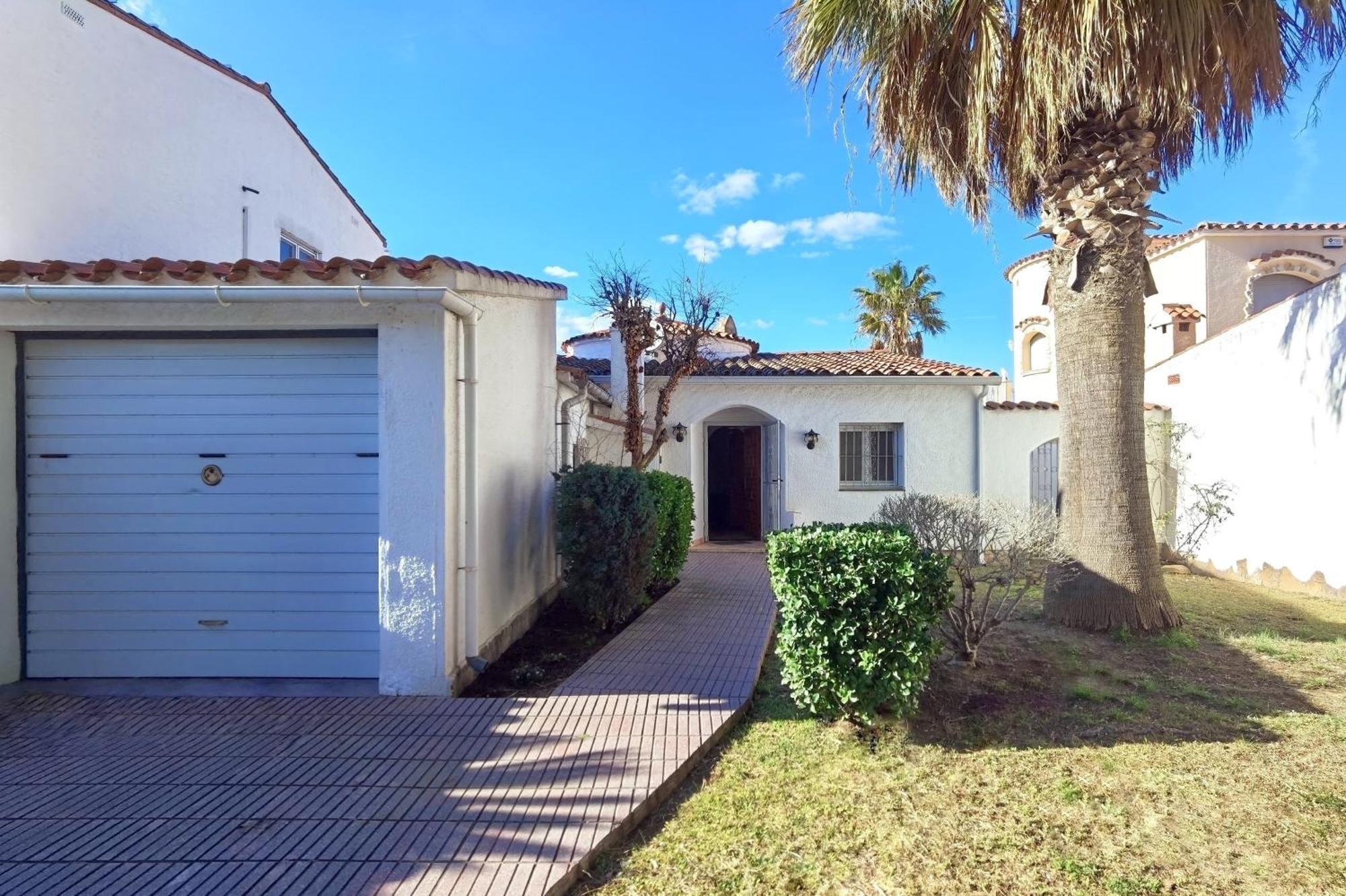 Holiday home Leon Inmo Casa Nagore - 10074 Empuriabrava