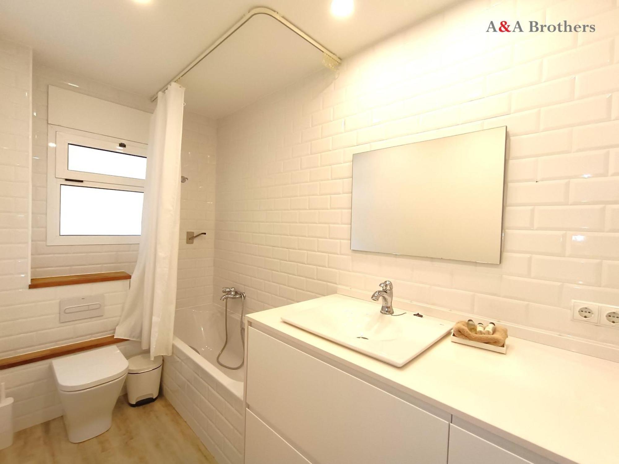 A&a Brothers Bay Apartment