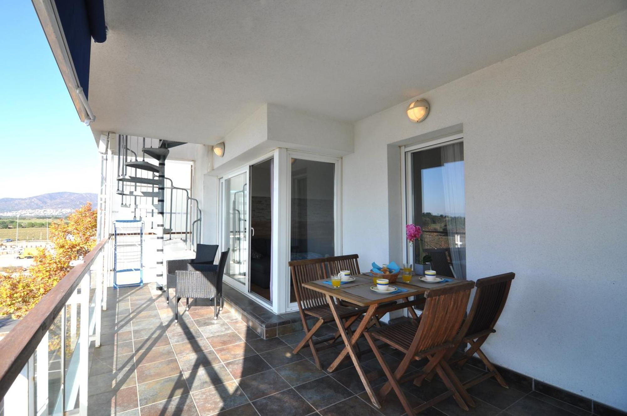 Rnet - 402 - Porto Marina - Costa Brava *